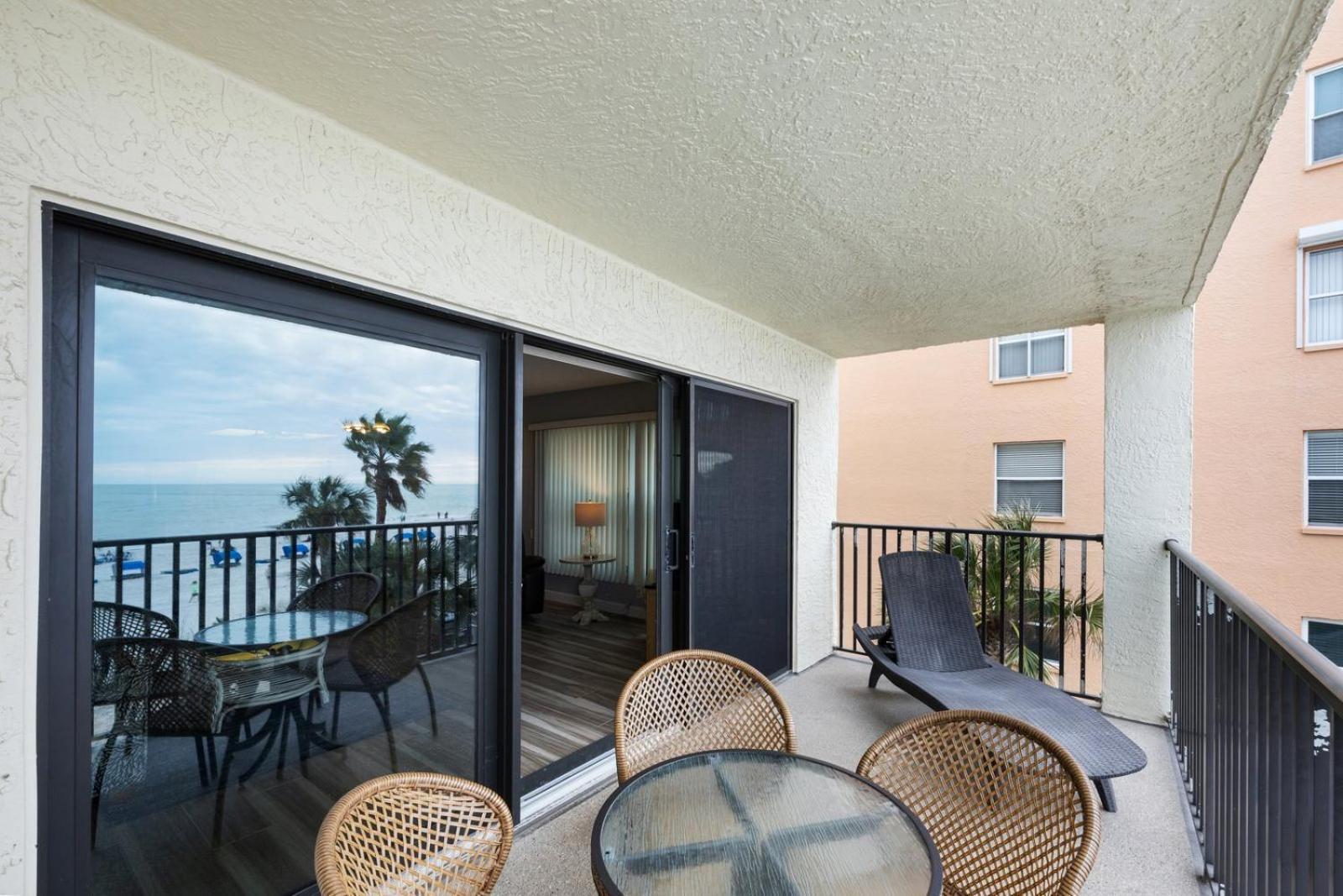 201 Sandy Shores Condos St. Pete Beach Zewnętrze zdjęcie